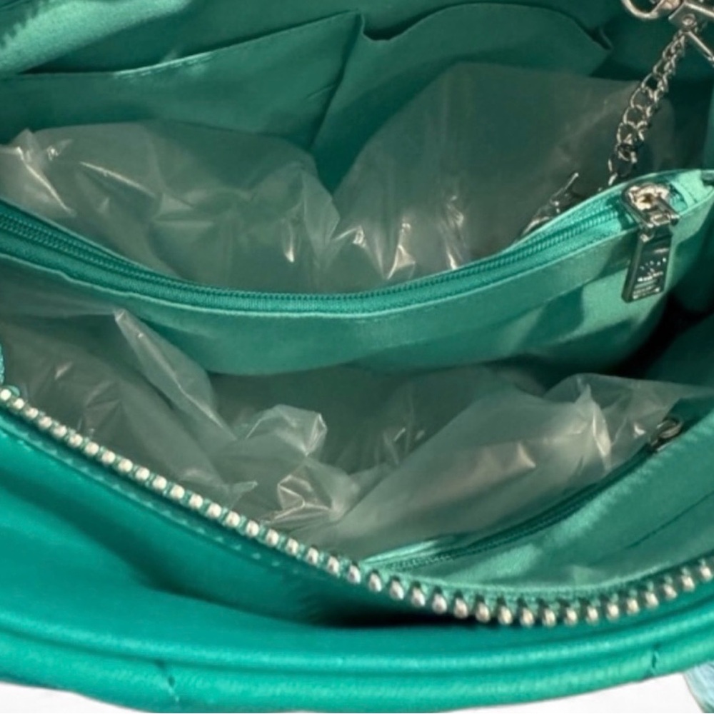 Badgley Mischka Elegant Turquoise Shoulder Bag with Chain Strap. NWT - Picture 3 of 3